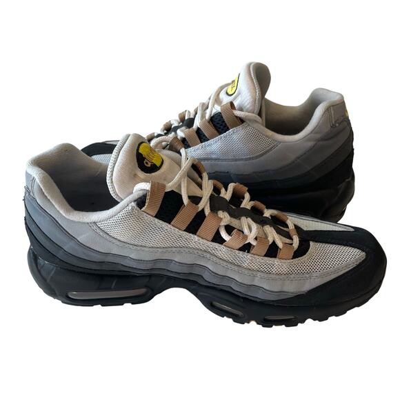 Nike Air Max 95 Icons Yellow Strike Men's Running Shoes DX4236-100 Sz 10 Gray - Picture 1 of 12